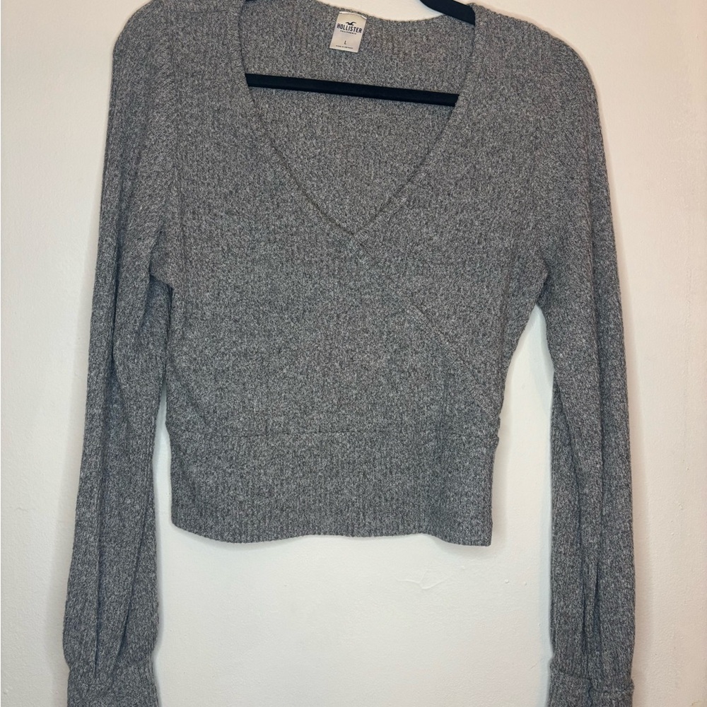 Hollister cropped wrap gray V-Neck Sweater grey